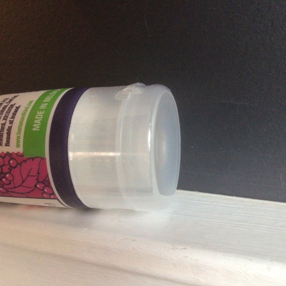 Human + Kind Hand Scrub Elderflower & Raspberry - Picture 4 of 4